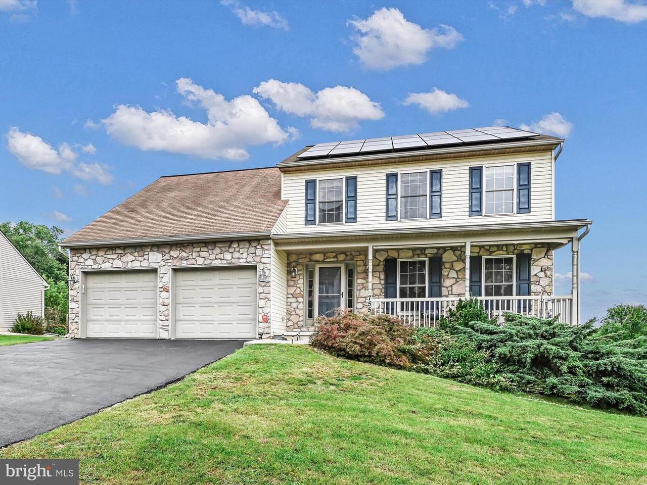 755 Apple Tree Lane - Photo 1