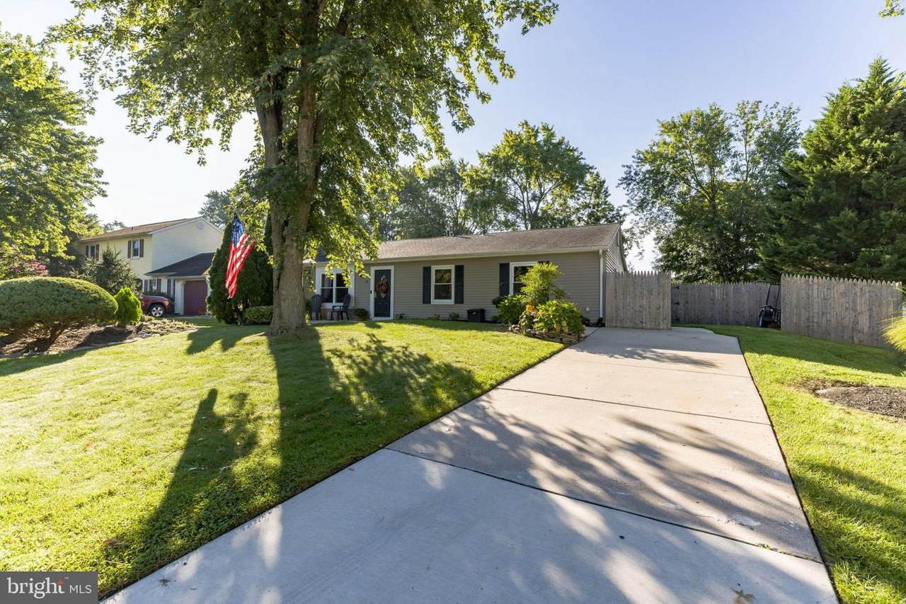 4 Grayburn Drive - Photo 1