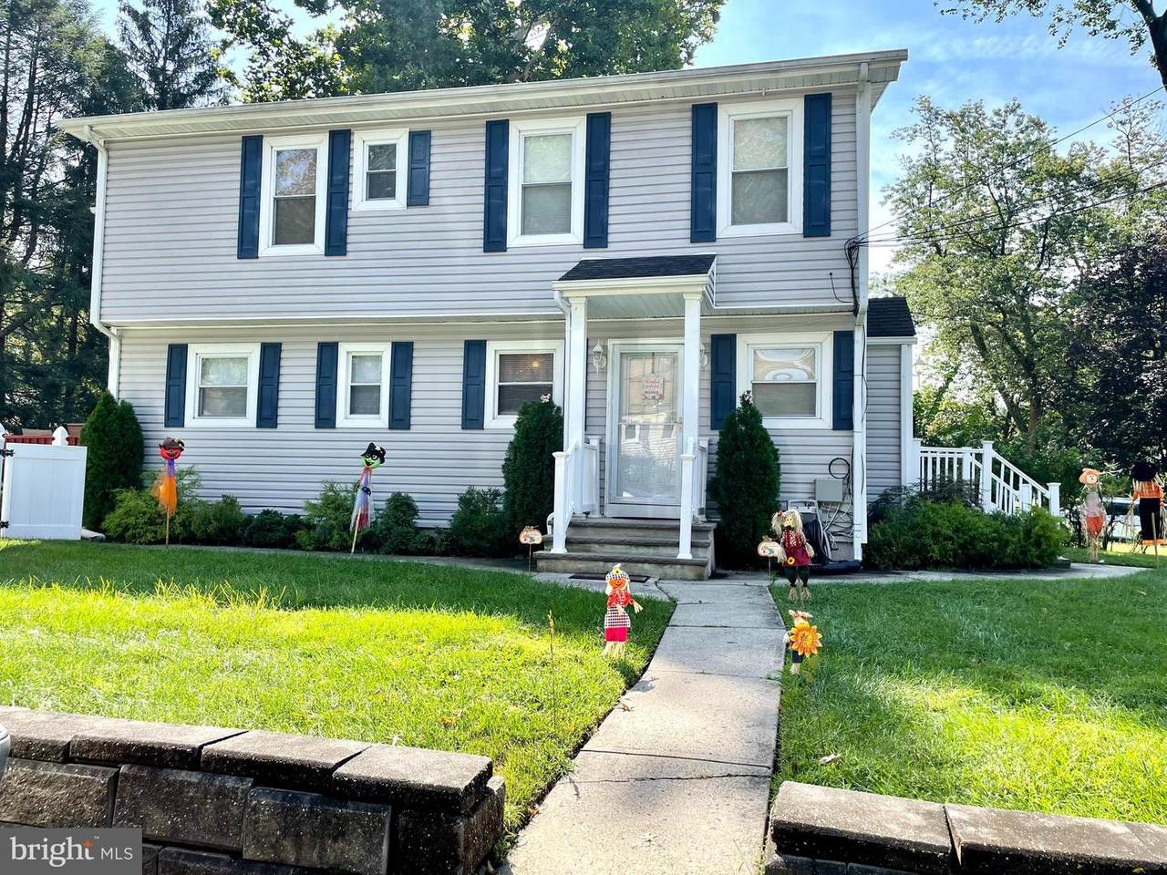 1323-1325 Park Ave - Photo 1