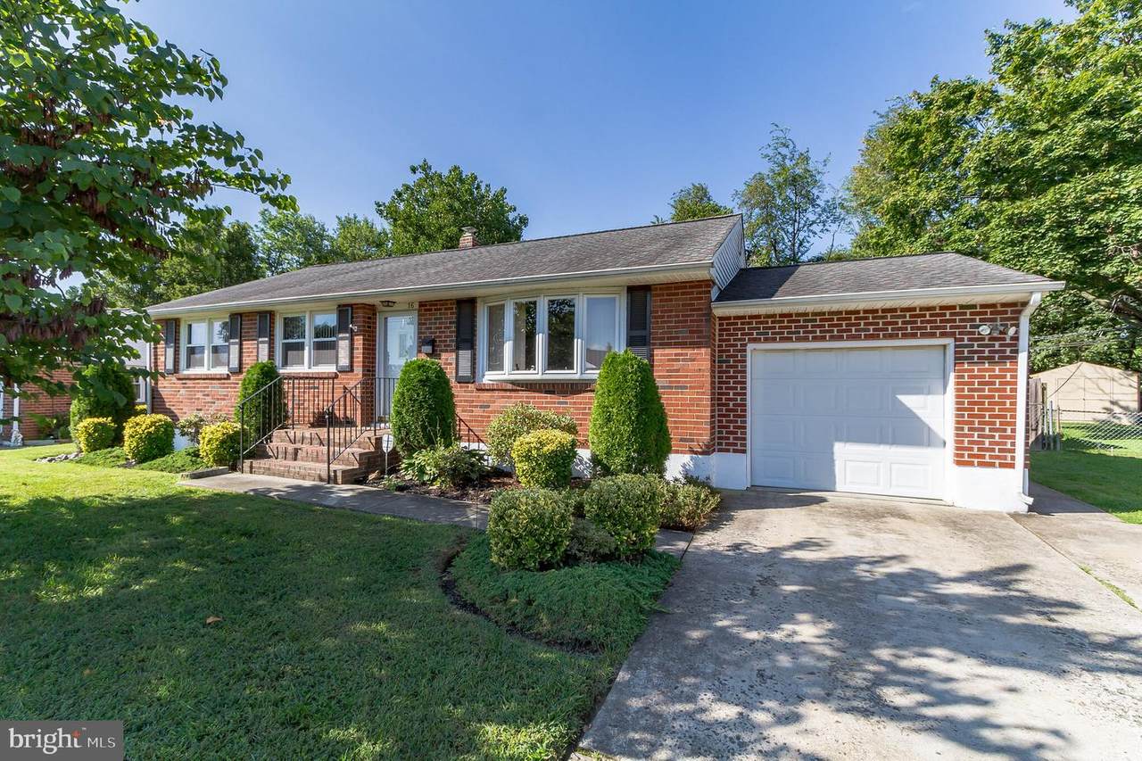 16 Tuckahoe Road - Photo 1