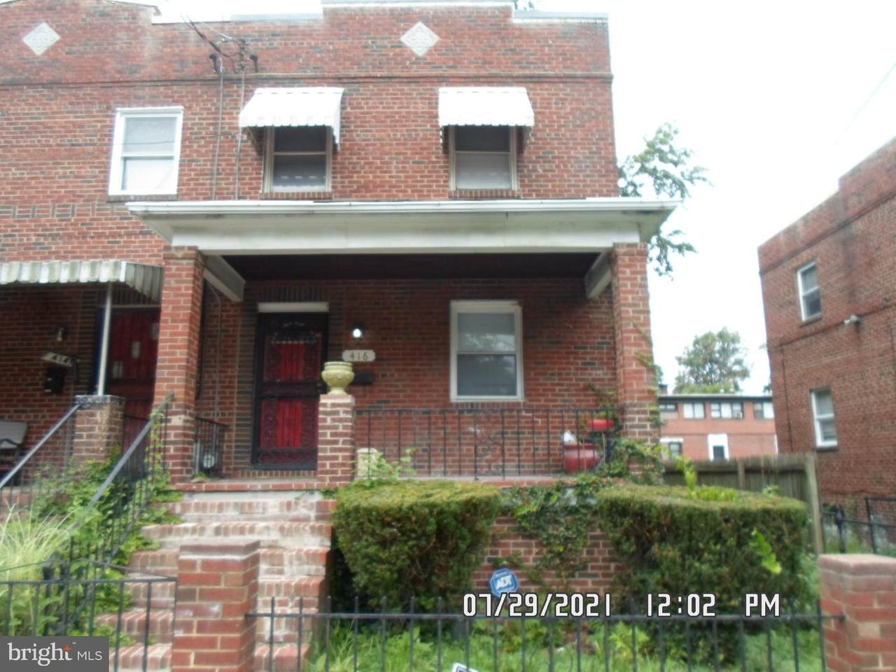 416 Division Avenue - Photo 1