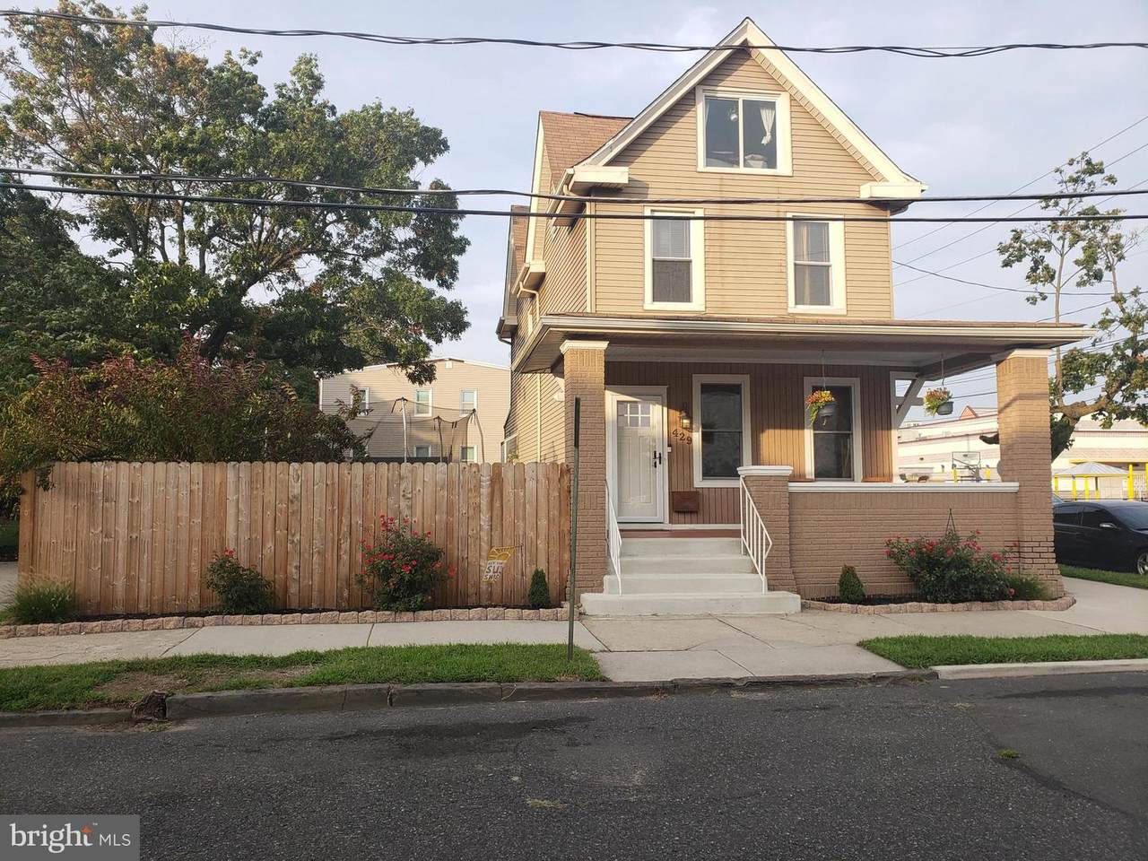 429 Hunter Street - Photo 1