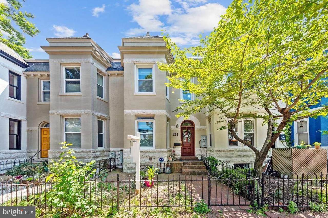 211 F Street - Photo 1