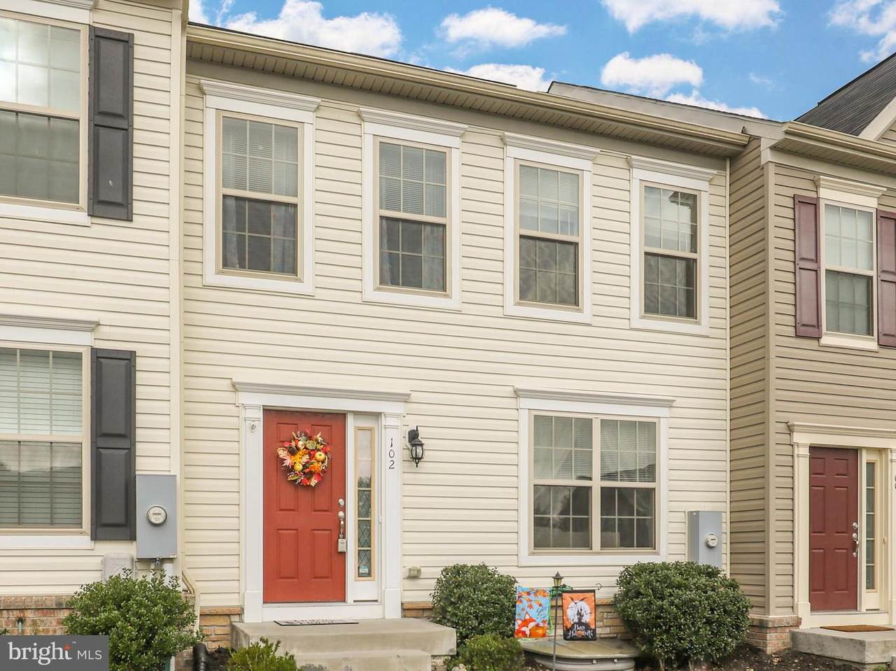 102 Niblick Square - Photo 1