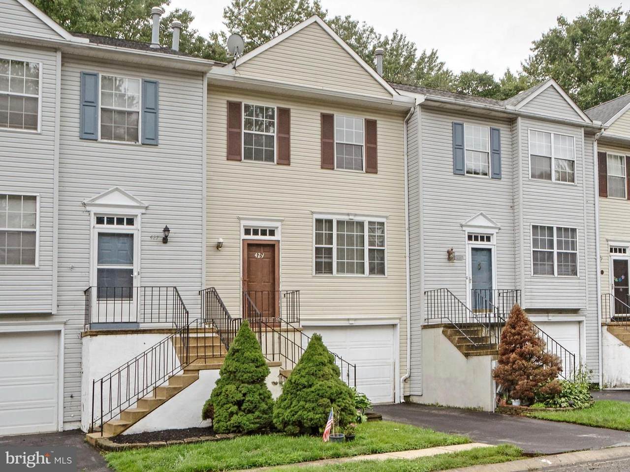 429 Stanley Plaza Boulevard - Photo 1