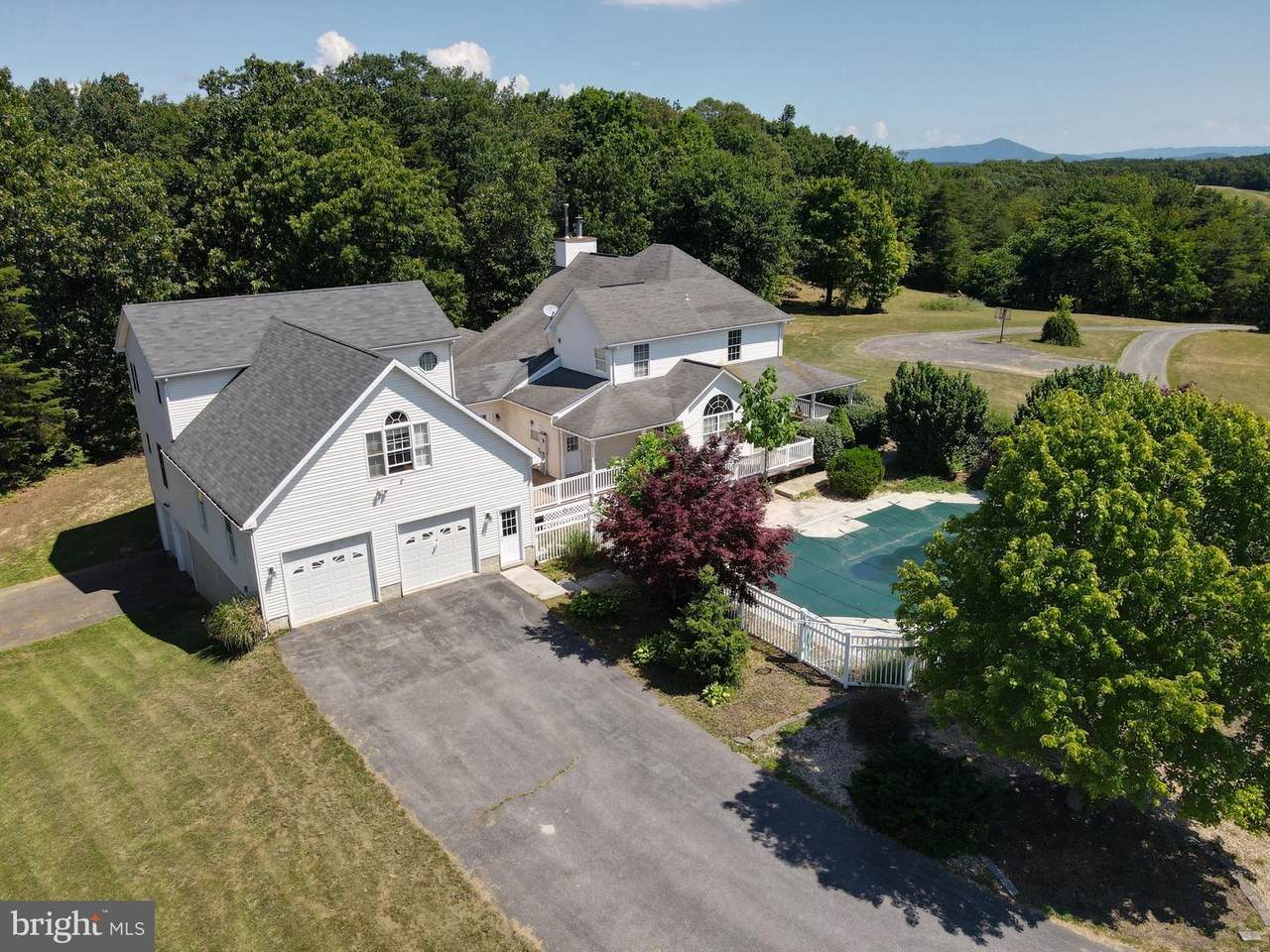 160 Luna Ln - Photo 1