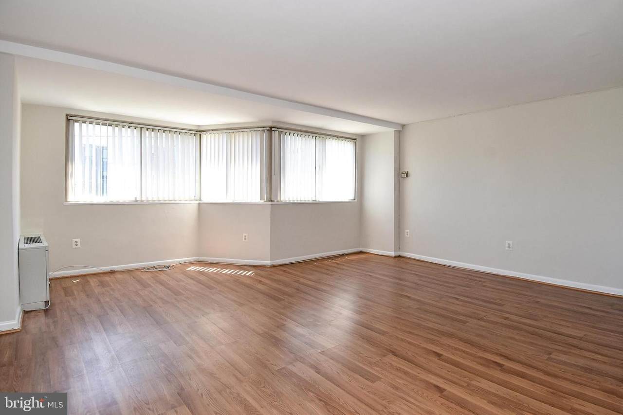 922 24TH Street - Photo 1