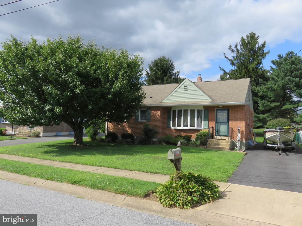 1621 Glenmore Drive - Photo 1
