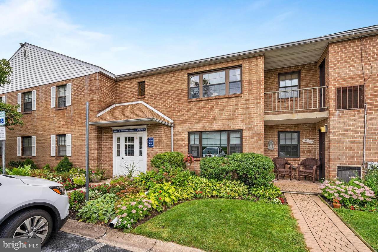 116 Woodstream Drive - Photo 1