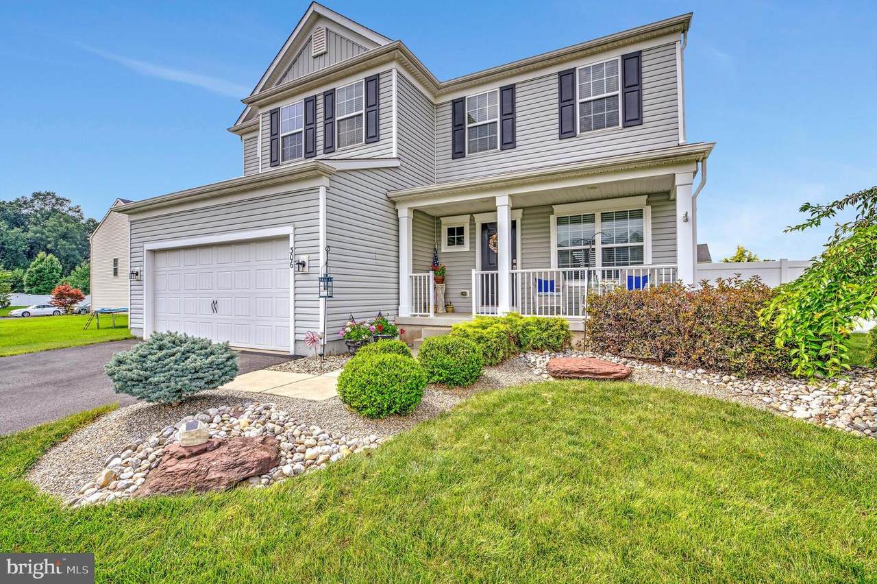 306 Pigott Dr. - Photo 1