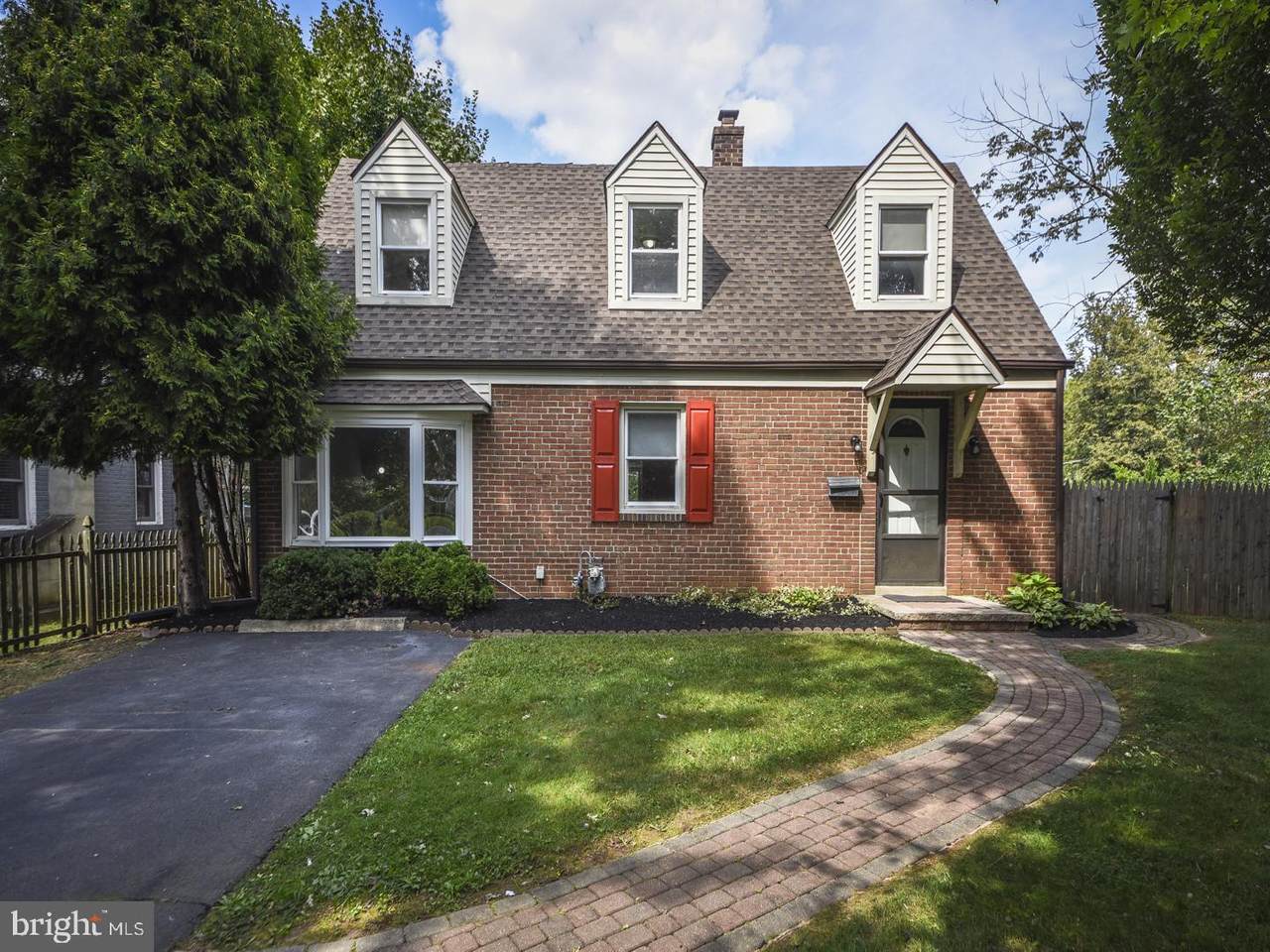 638 Argyle Avenue - Photo 1