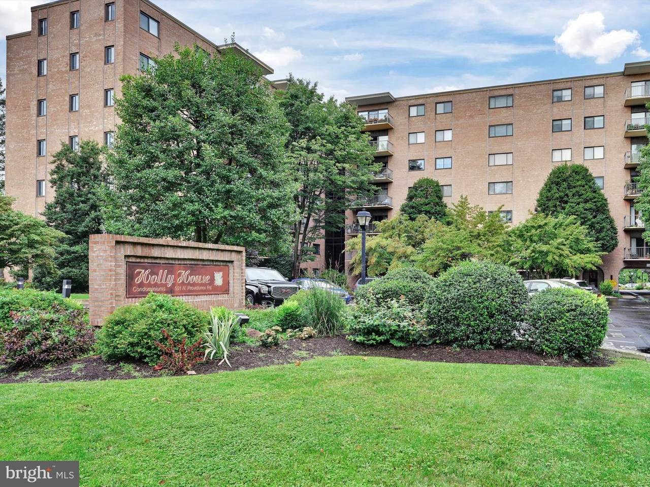 501 Providence Road - Photo 1