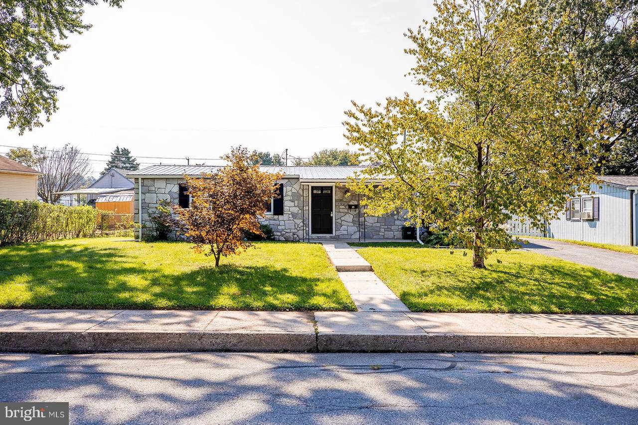 104 Bellevue Avenue - Photo 1