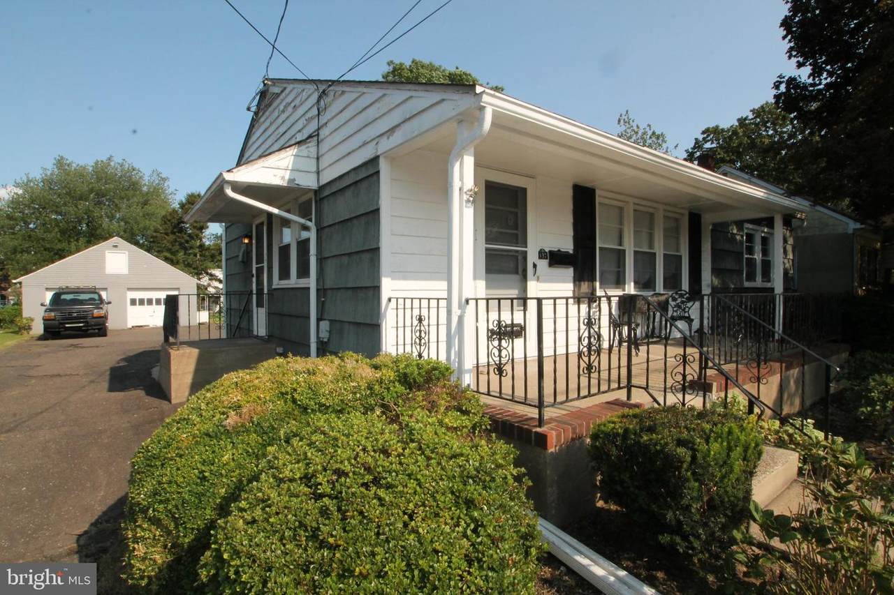 137 Pine Street - Photo 1