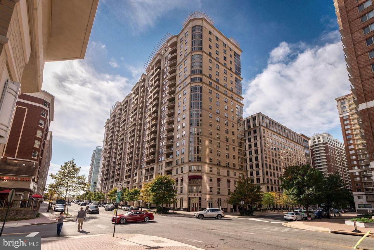 888 Quincy Street - Photo 1