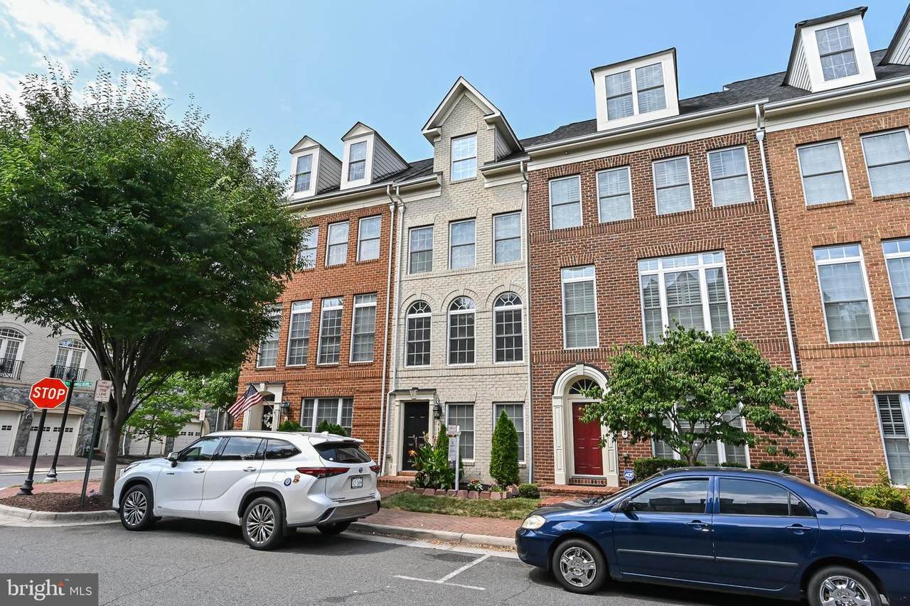 5230 Harold Secord Street - Photo 1