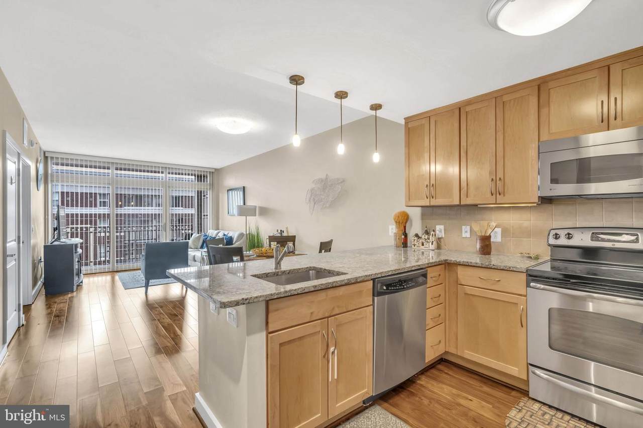 888 Quincy Street - Photo 1