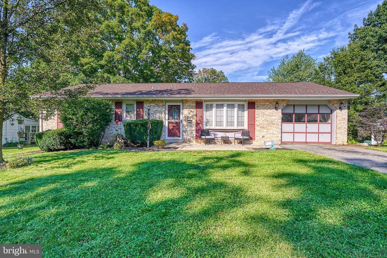 27 Belair Drive - Photo 1
