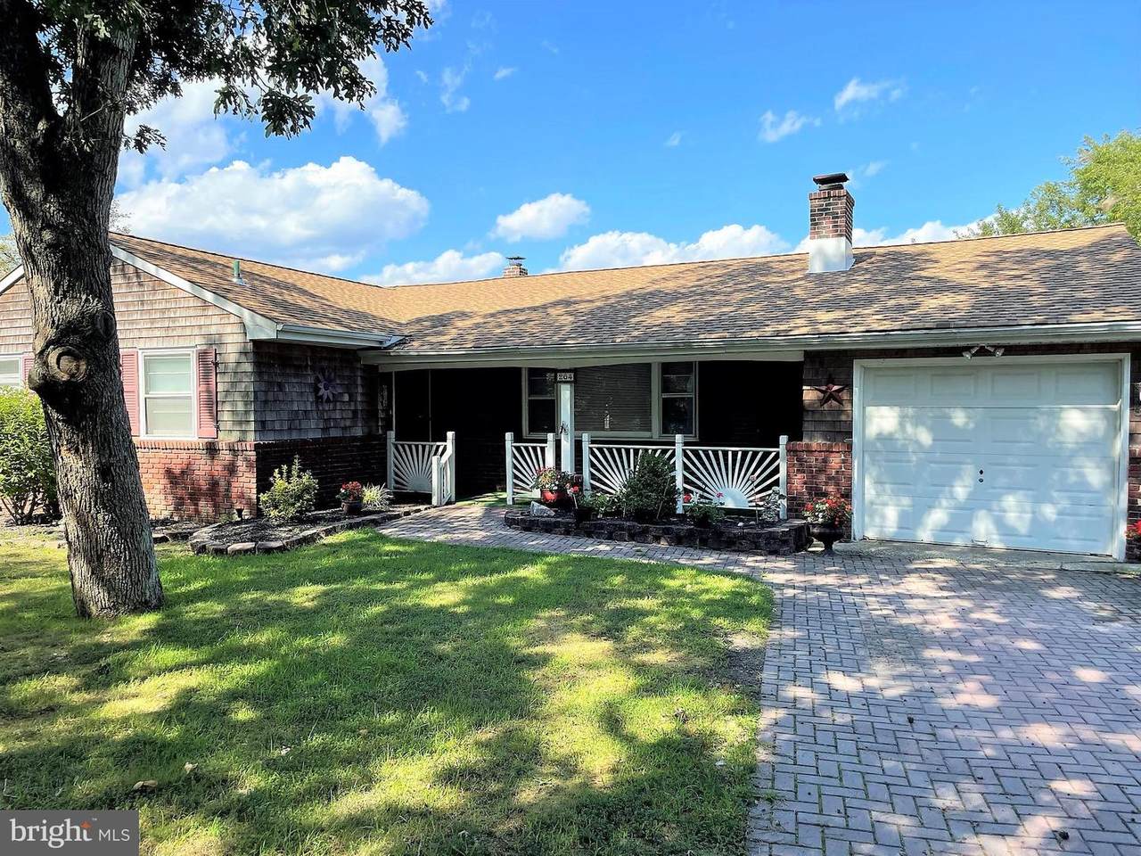 264 Country Club Boulevard - Photo 1
