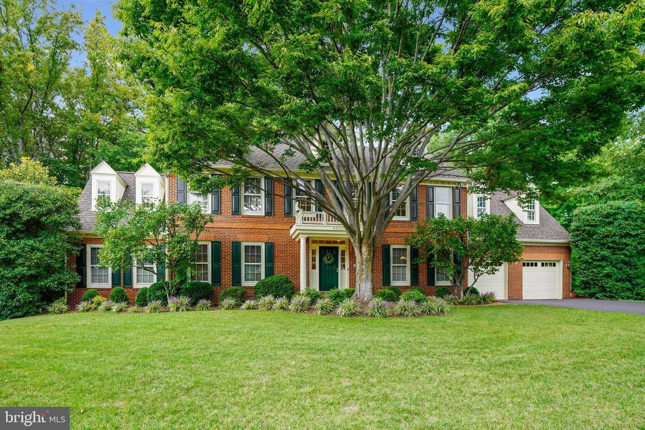9400 Crosspointe Drive - Photo 1