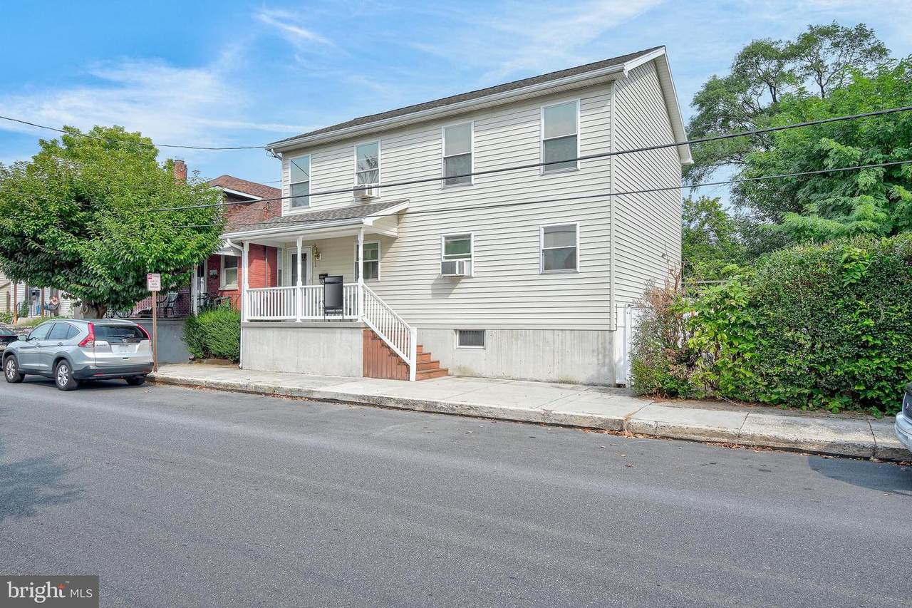 137 Lincoln Street - Photo 1