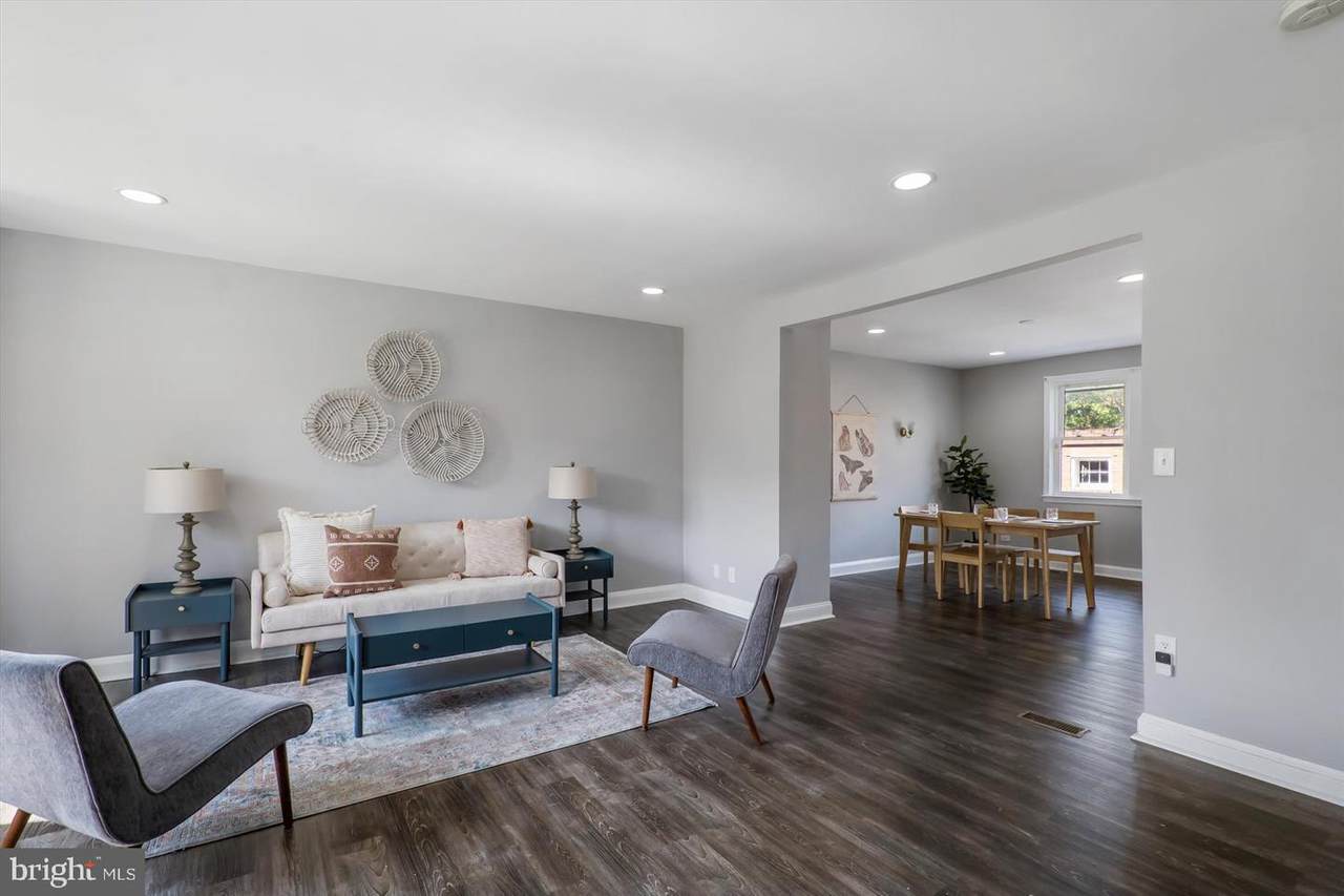 1514 Kingsway Road - Photo 1