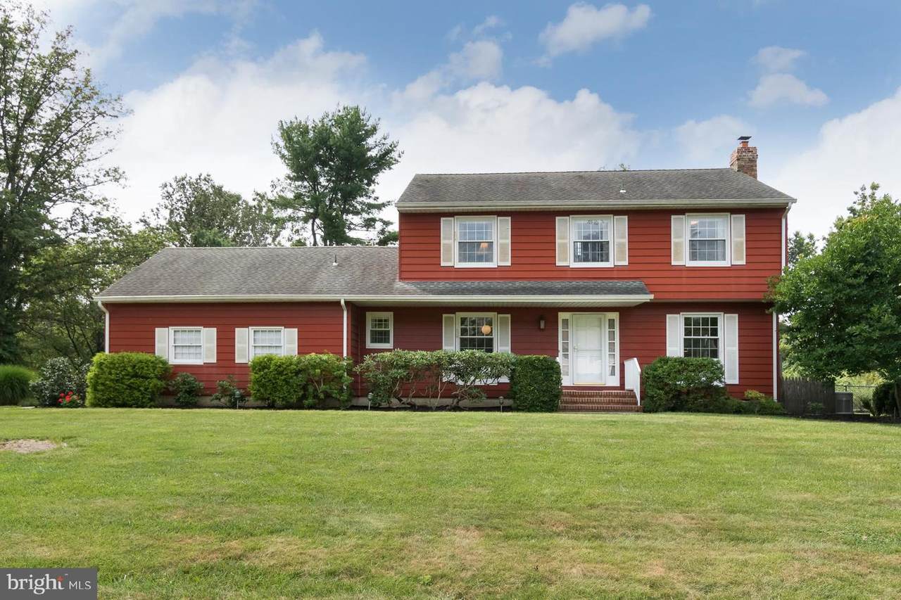 8 Monroe Court - Photo 1