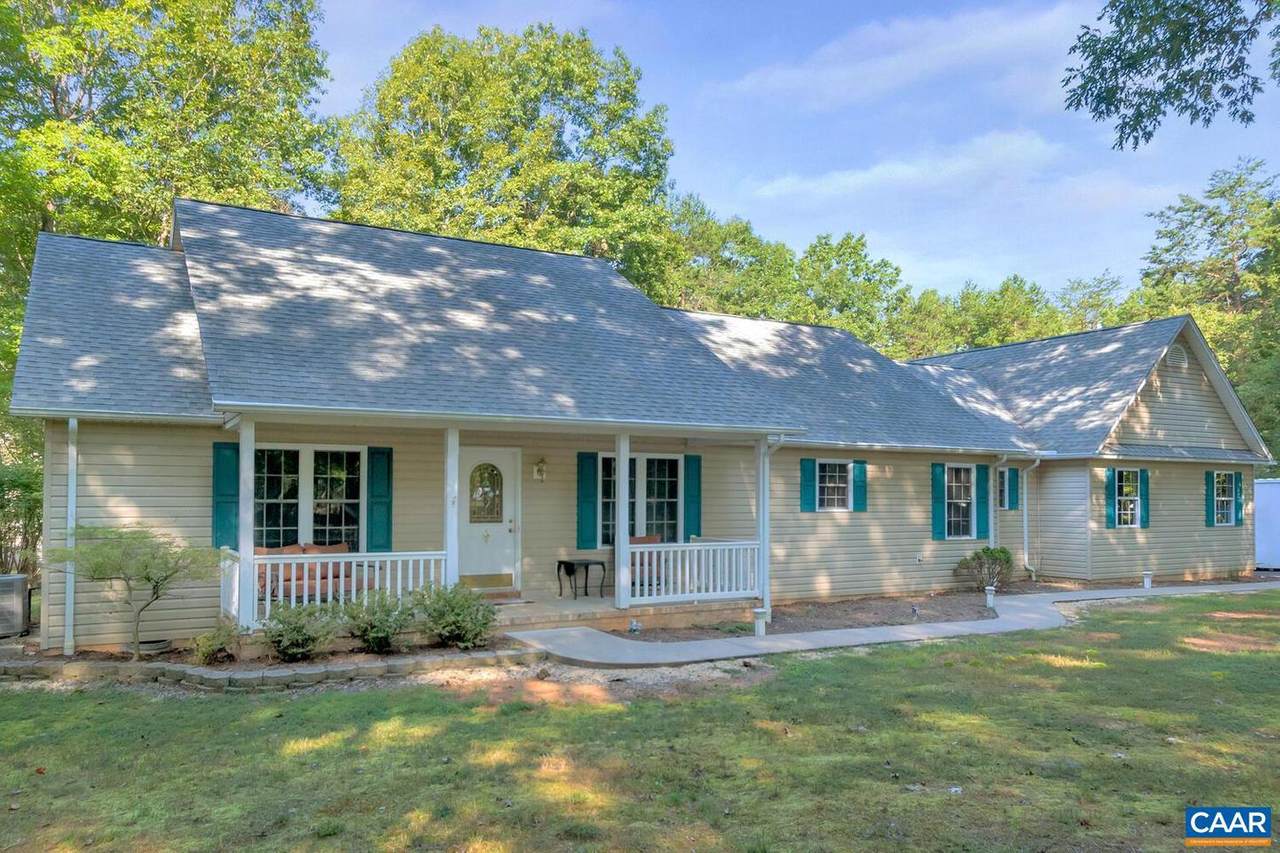 704 Fox Hollow Ln - Photo 1