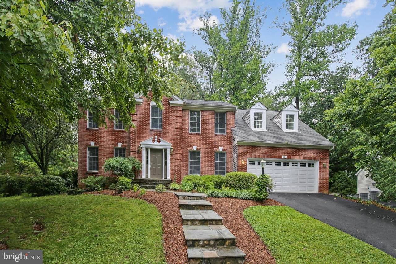 422 East Street - Photo 1