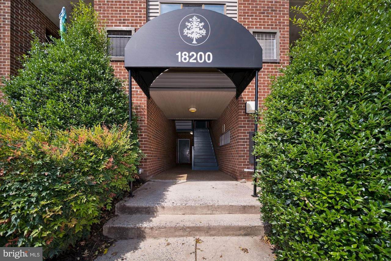 18200 Swiss Circle - Photo 1