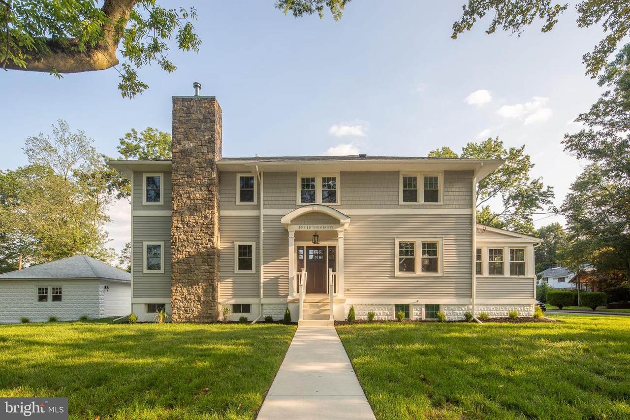 621 Cedar Avenue - Photo 1