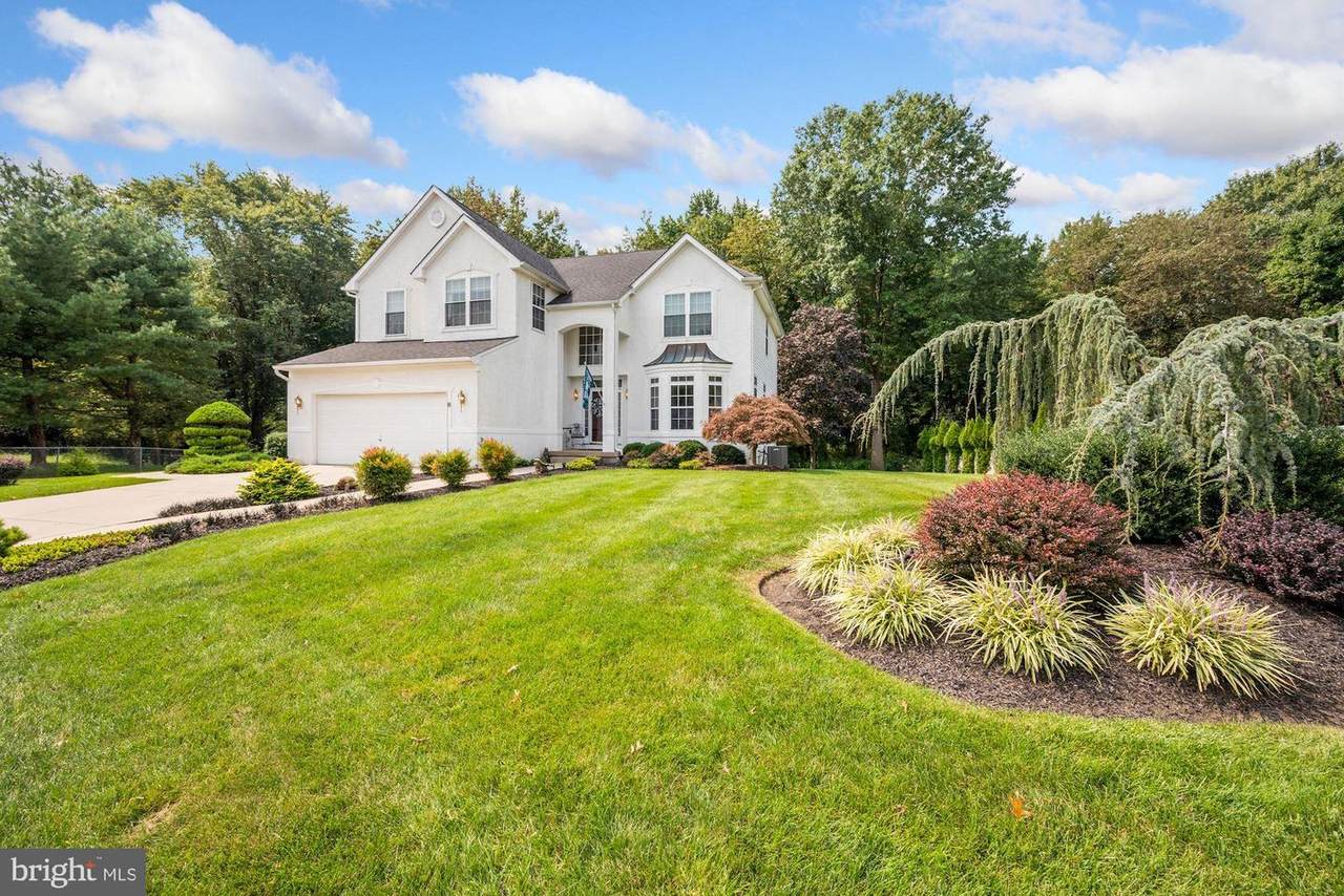 8 Hartsdale Court - Photo 1