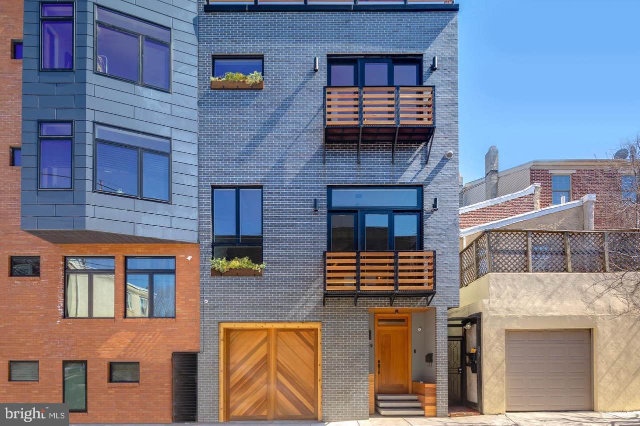 929 Hancock Street - Photo 1