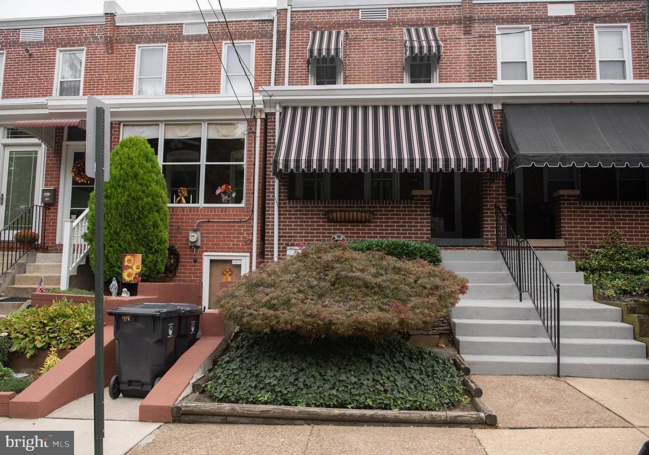 914 Dupont Street - Photo 1