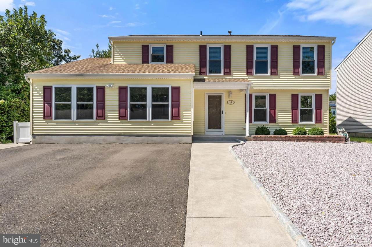 19 Beacon Drive - Photo 1