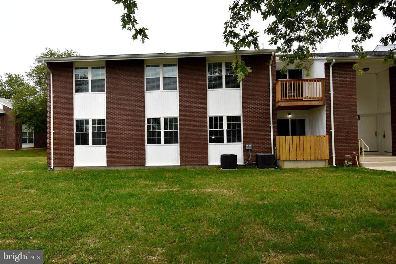 275 Green Street - Photo 1