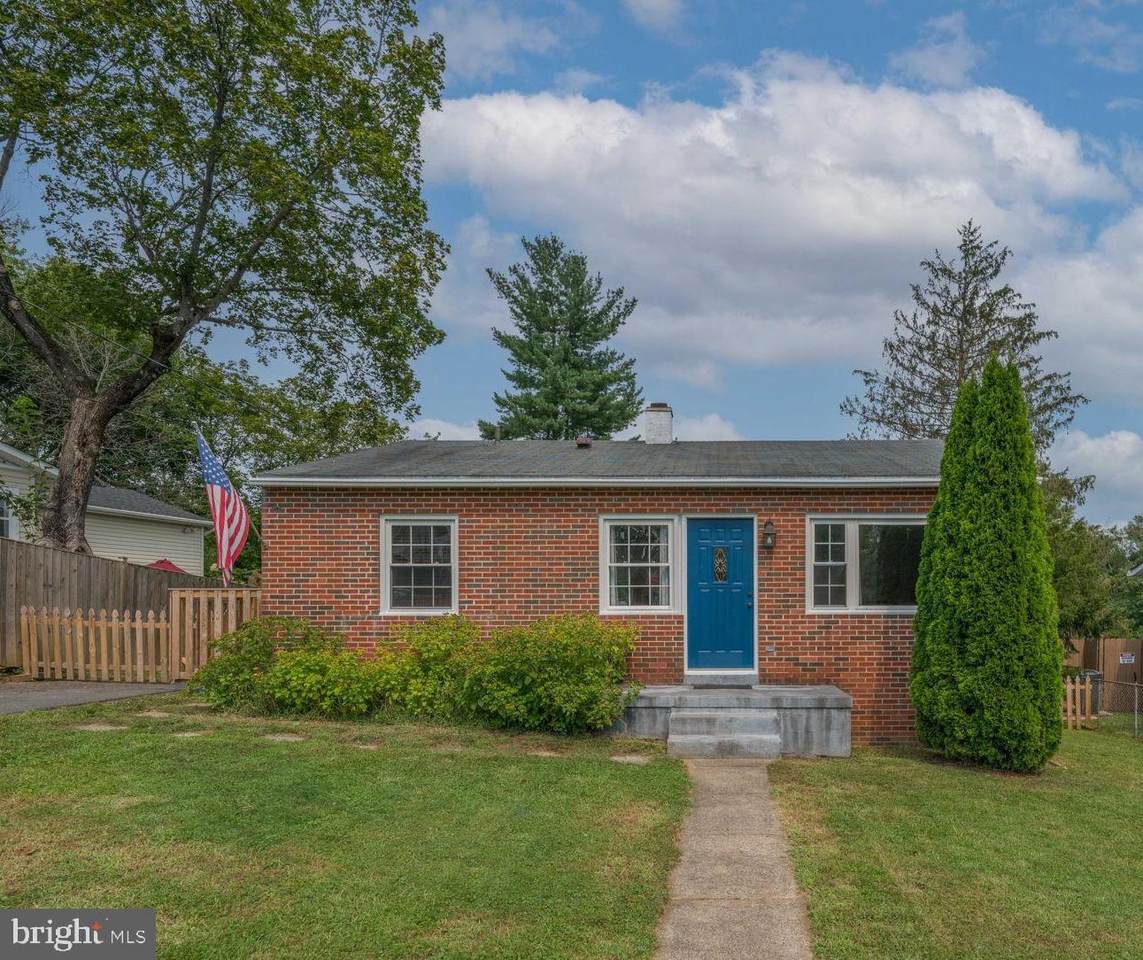 221 F Street - Photo 1