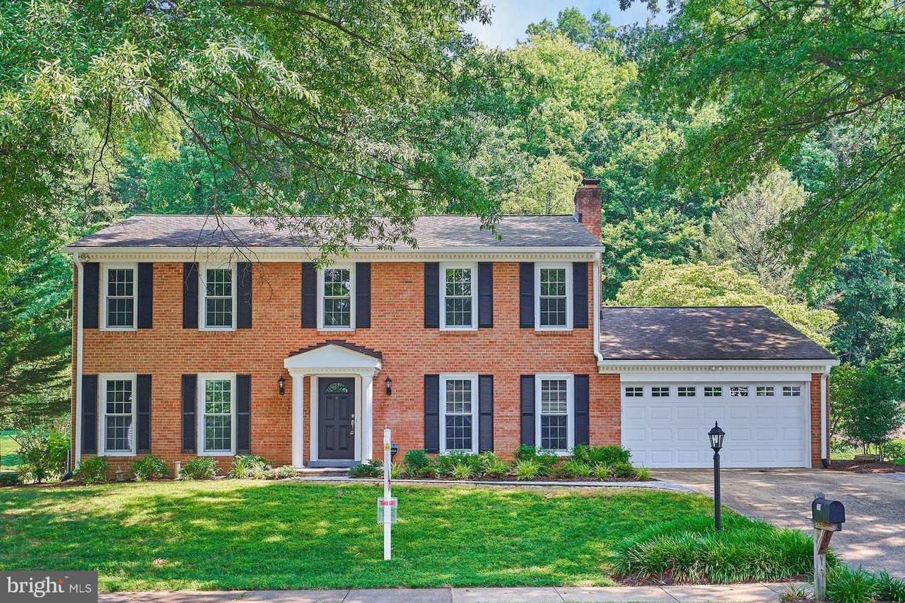 109 Saratoga Waye - Photo 1