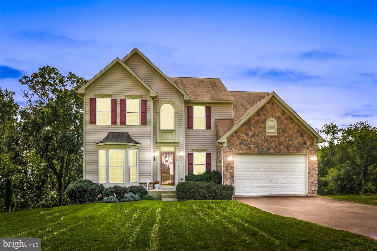 445 Lakeview Drive - Photo 1