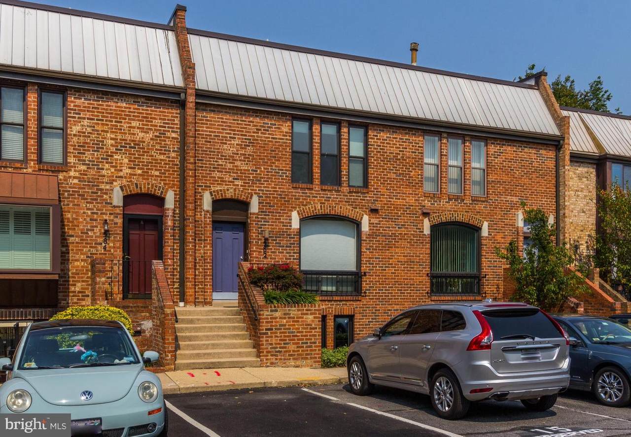 582 Brummel Court - Photo 1