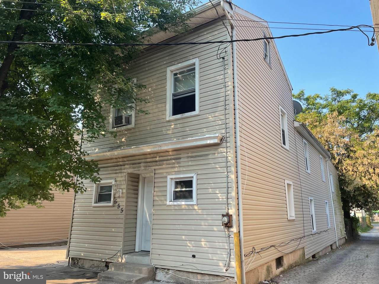 555 Centre Street - Photo 1