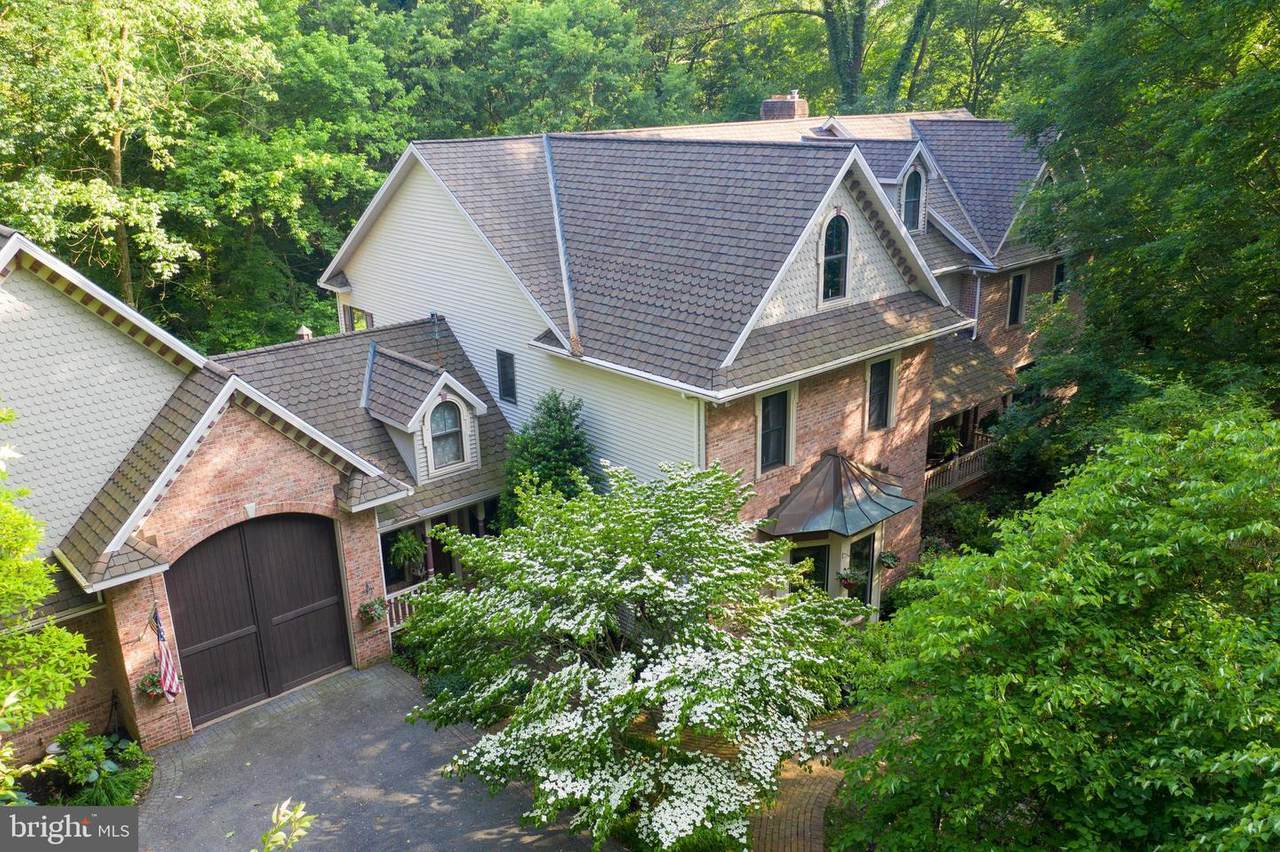 126 Winding Way - Photo 1