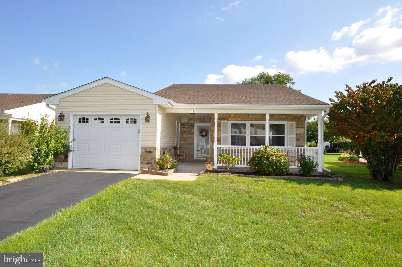 194 Huntington Drive - Photo 1