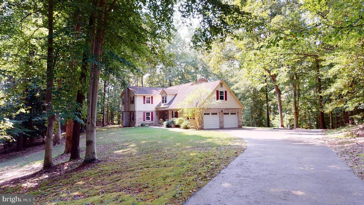 7075 Wood Glen Drive - Photo 1
