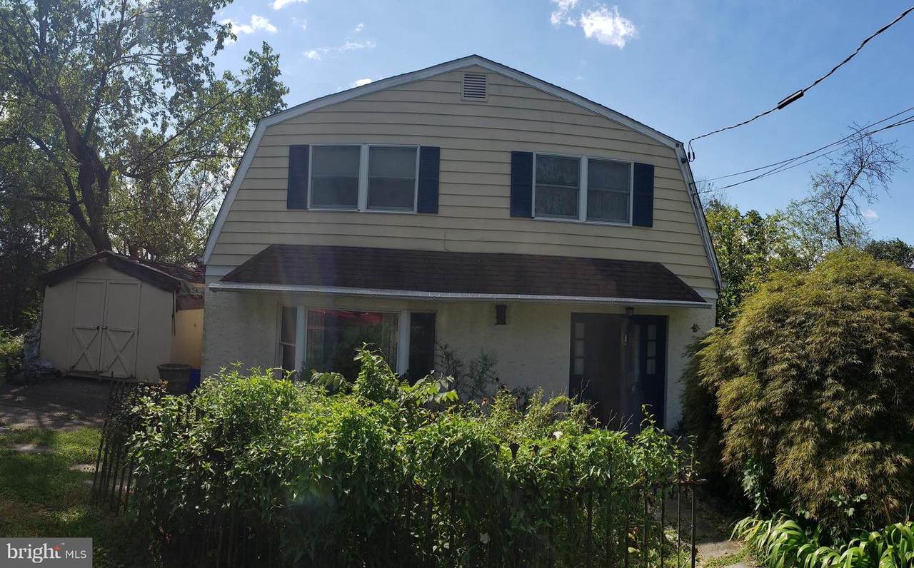 220 Pleasantview Avenue - Photo 1