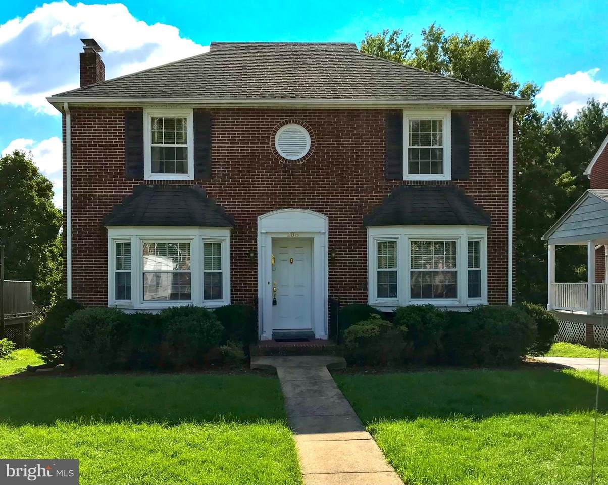 208 Irvin Avenue - Photo 1