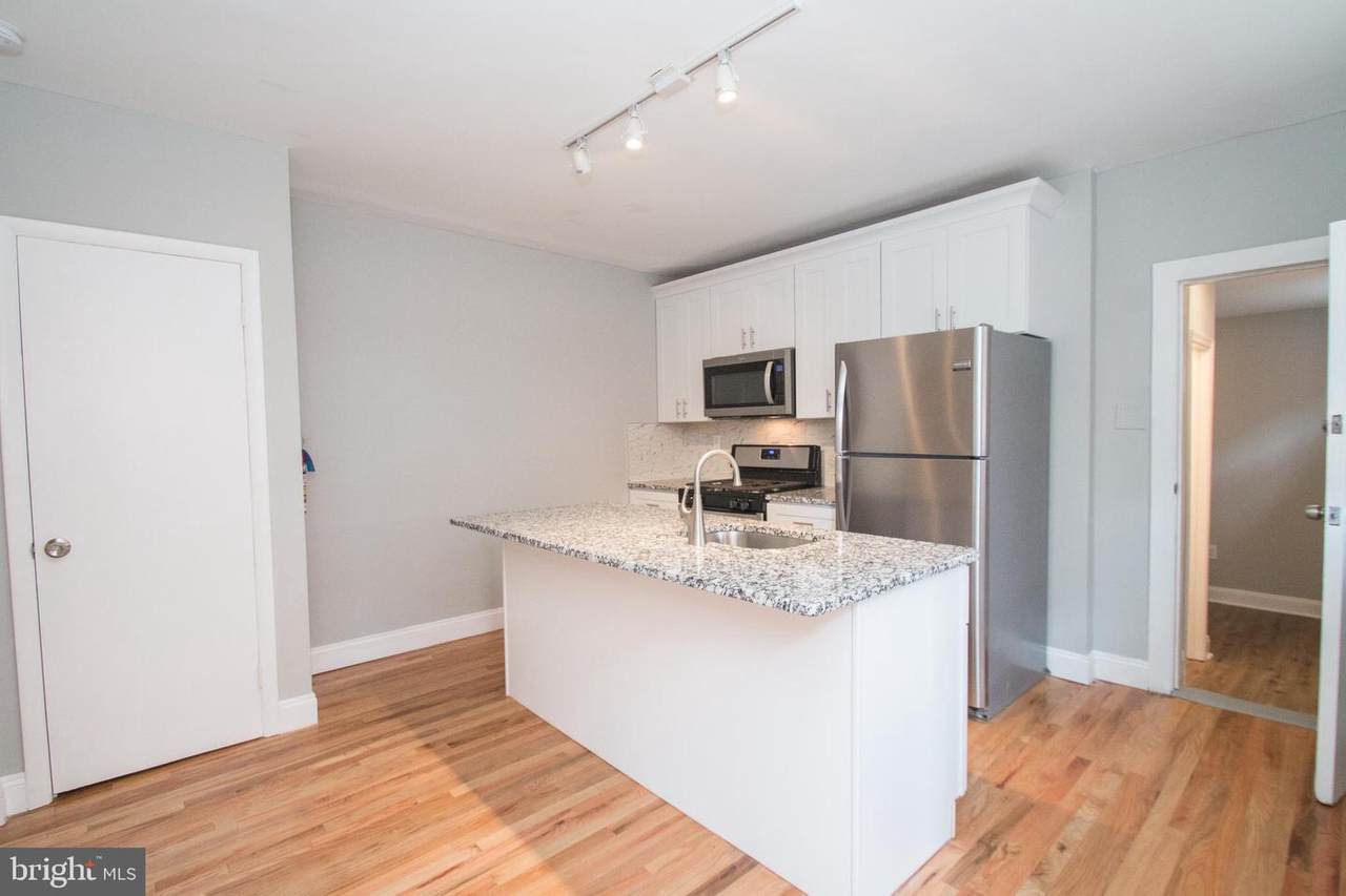 1229 Porter Street - Photo 1