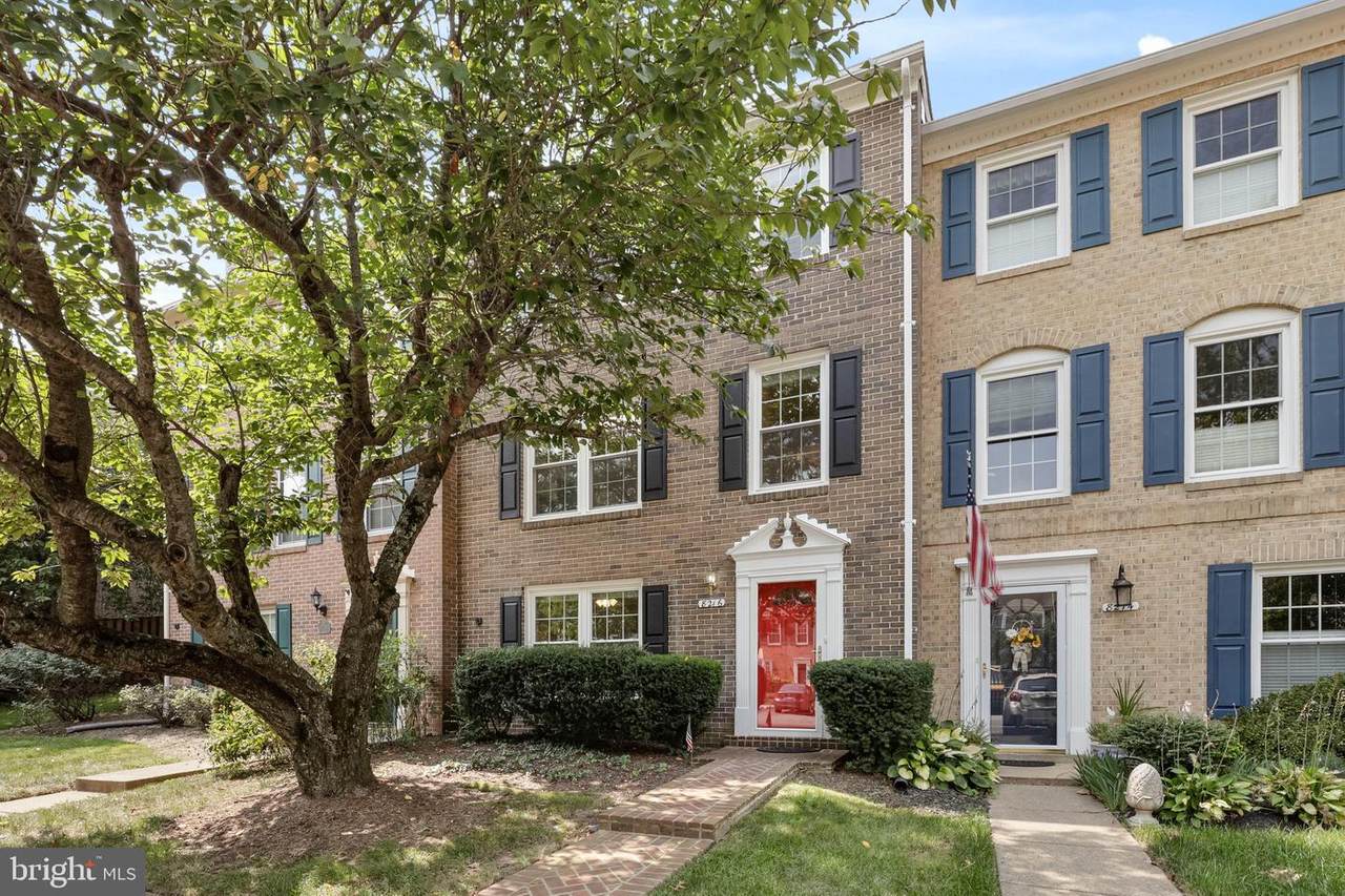 8216 Doctor Craik Court - Photo 1