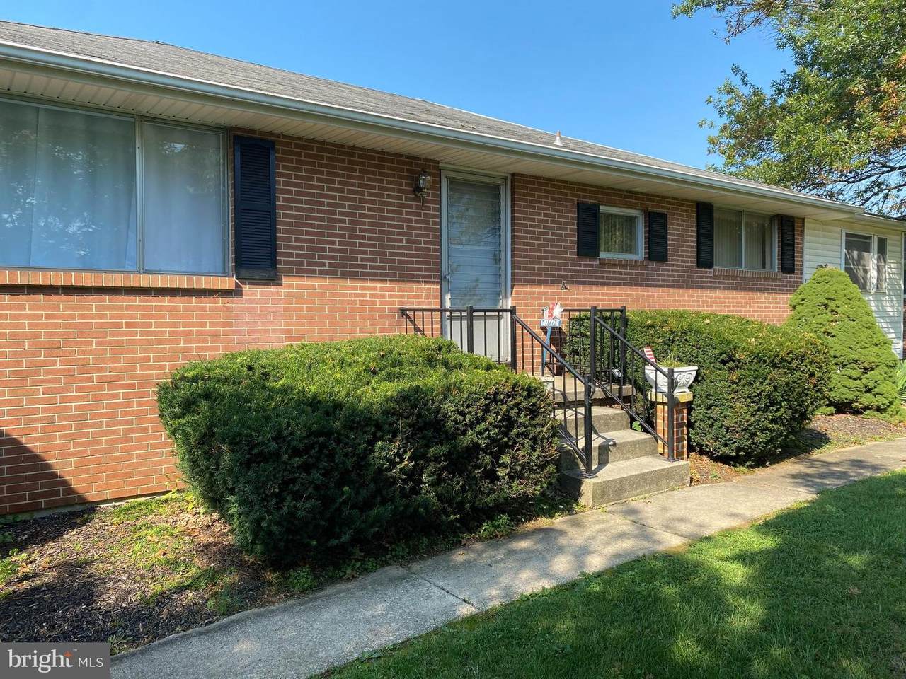 60 Alwine Avenue - Photo 1
