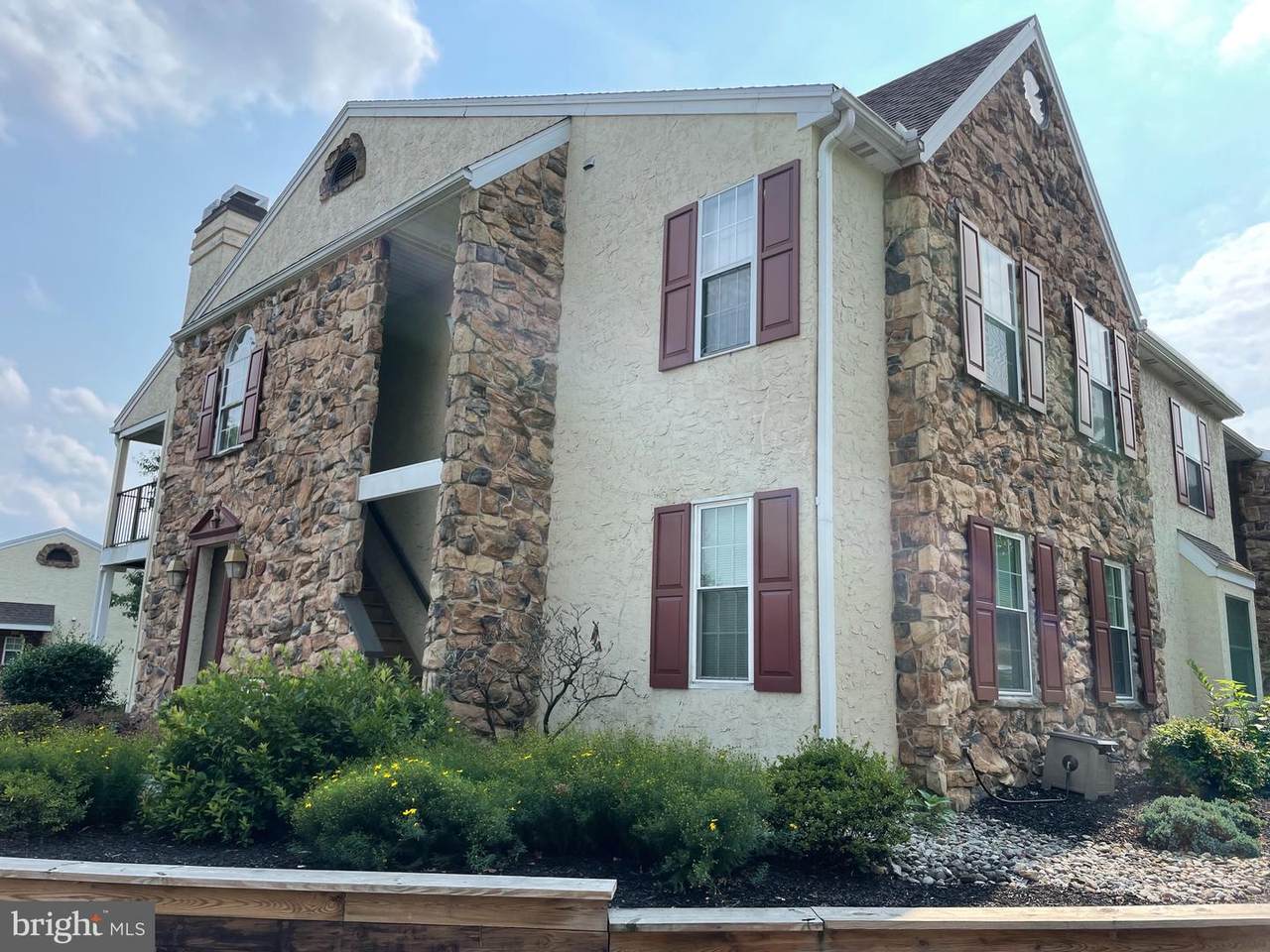 150 Oak Knoll Circle - Photo 1